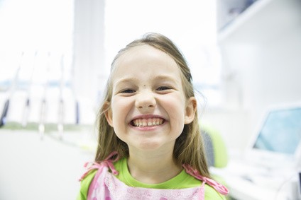 Leczenie zębów u dzieci Brodnica, stomatolog dziecięcy